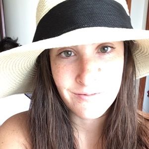 Meet your Posher, Leigh